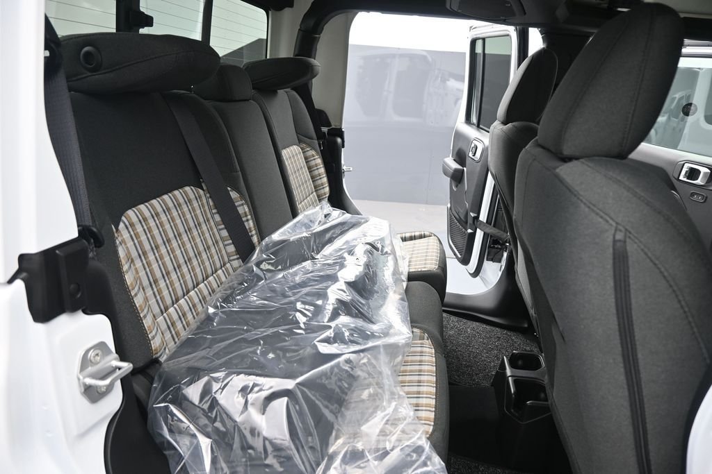 New 2026 Bright White Clearcoat Jeep 85th Anniversary Edition image 16