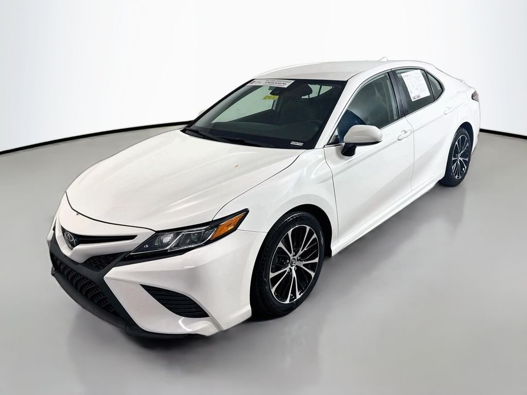 Used 2019 White Toyota  image 3