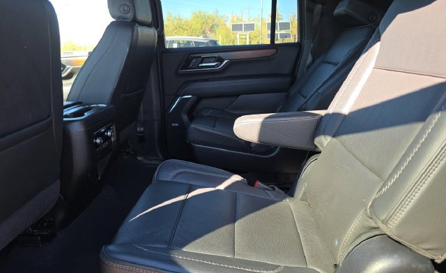 Used 2025 Sterling Metallic GMC Denali image 4
