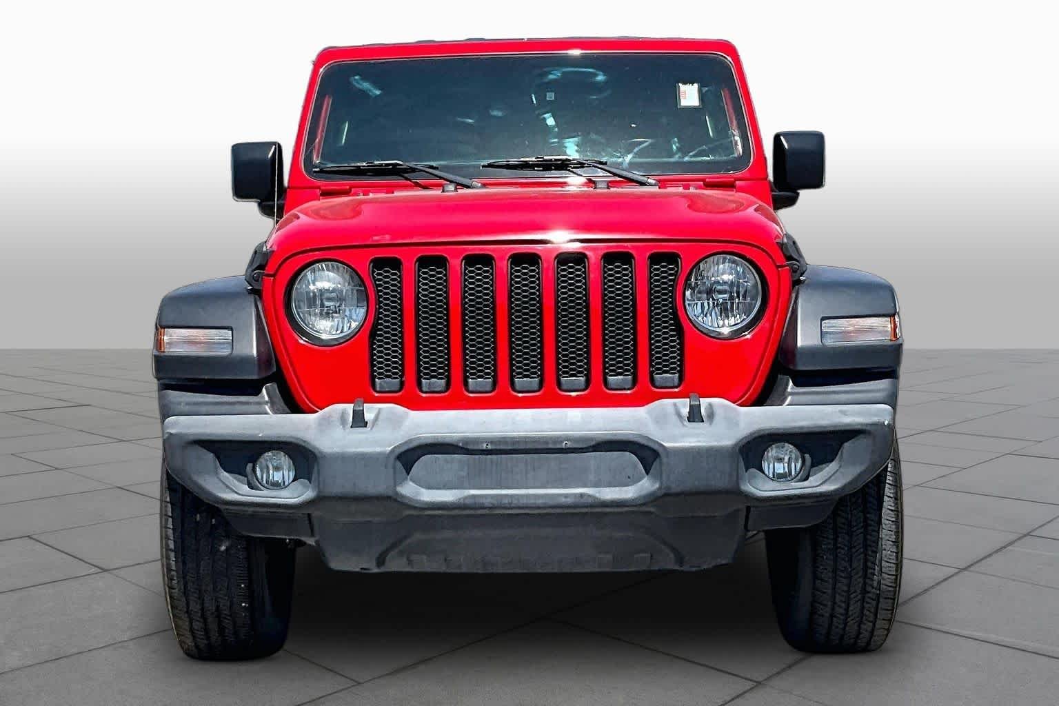 Used 2019 Firecracker Red Clearcoat Jeep Sport Altitude image 4