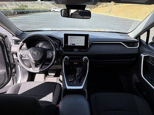 Certified Used 2025 SILVER SKY METALLIC Toyota  image 18