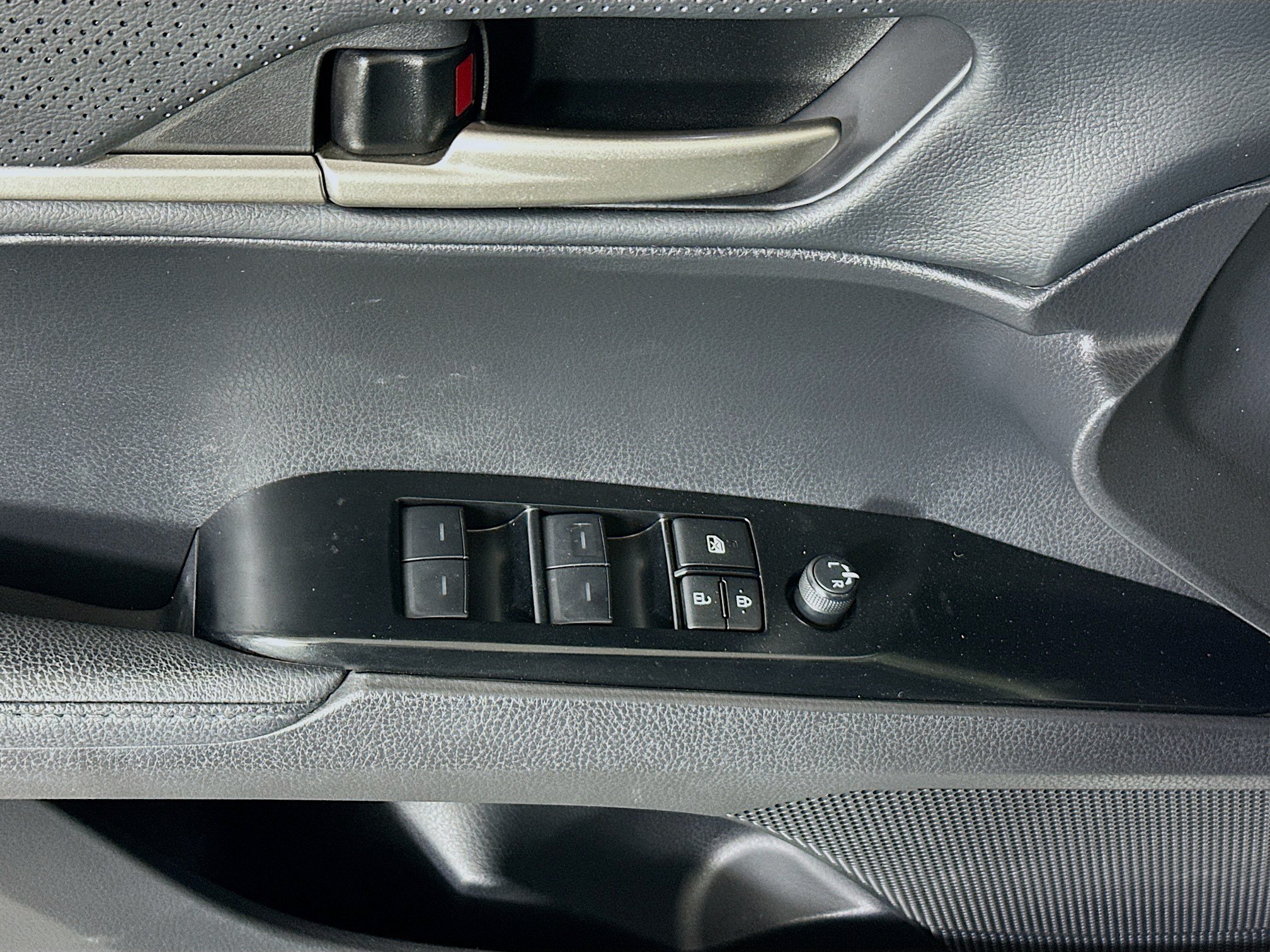 Used 2025 Pearl Toyota XSE image 14