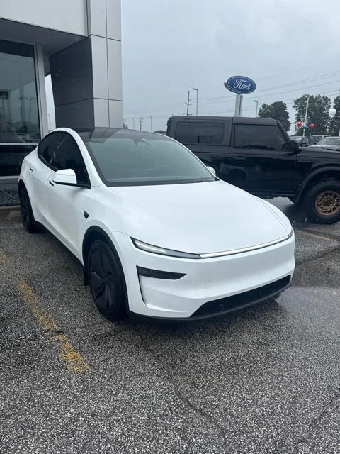 Used 2026 White Tesla  image 2