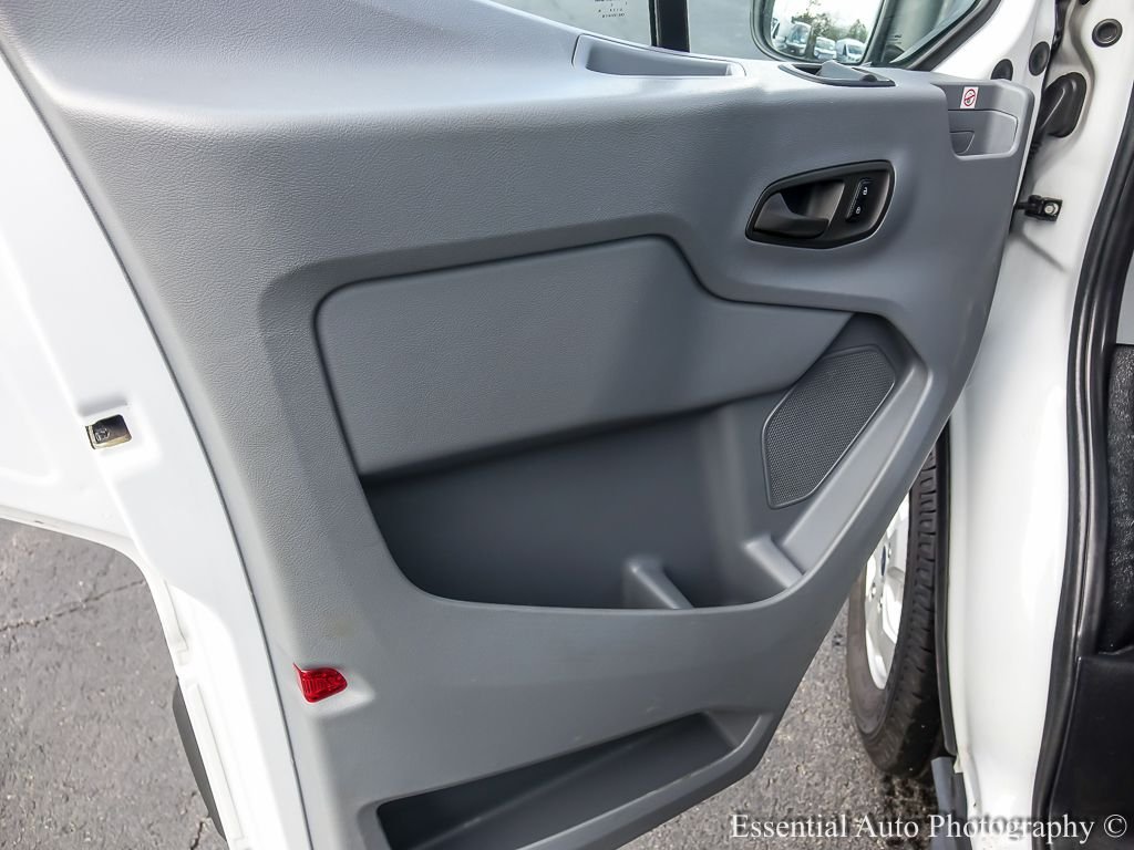 Used 2017 Oxford White Ford XLT Medium Roof image 18