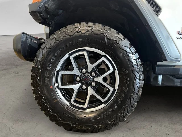 Used 2026 Bright White Clearcoat Jeep Rubicon image 9