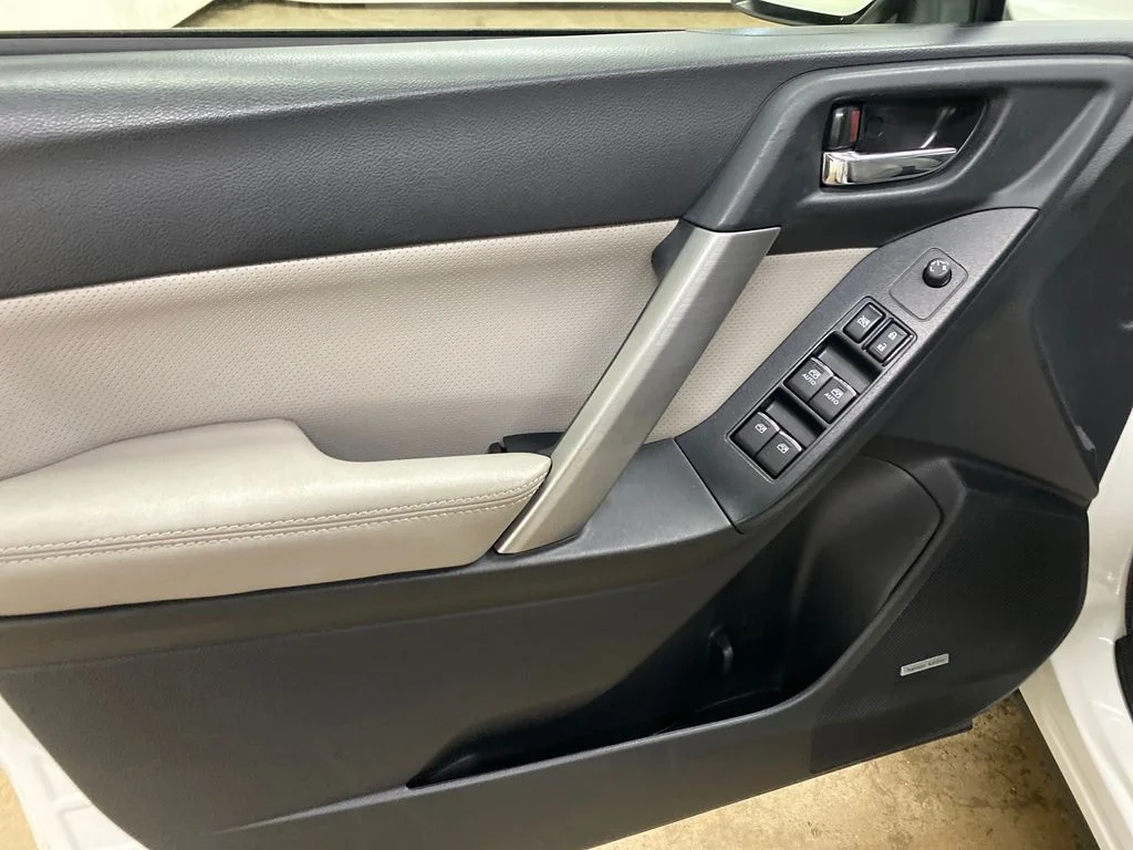 Used 2018 White Subaru 2.5i Limited image 9