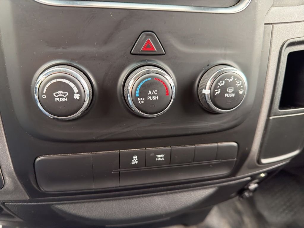 2016 RAM Ram 1500 Pickup Tradesman - Photo 16
