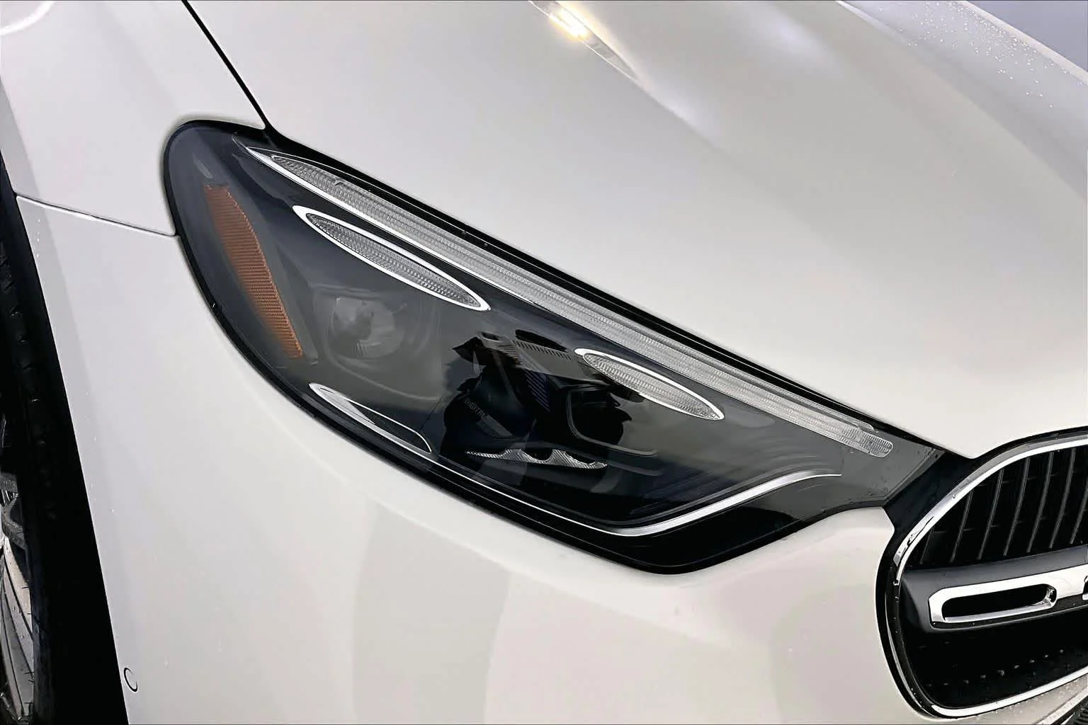 New 2026 Polar White Mercedes-Benz GLC 300 image 16
