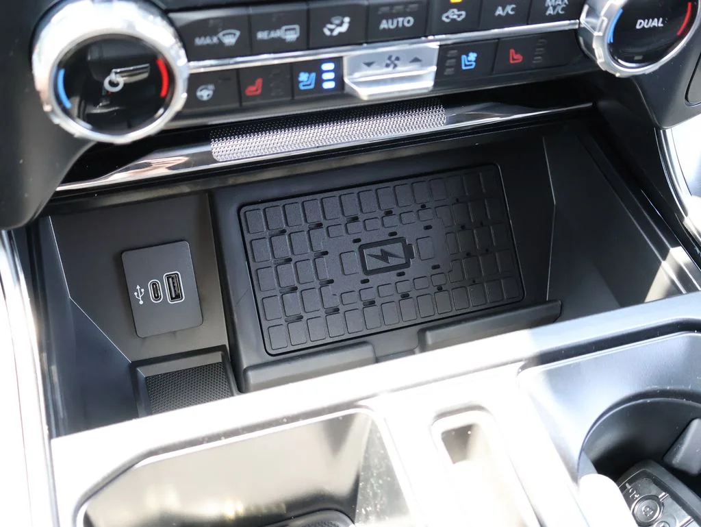 New 2026 Agate Black Metallic Ford Tremor® image 38