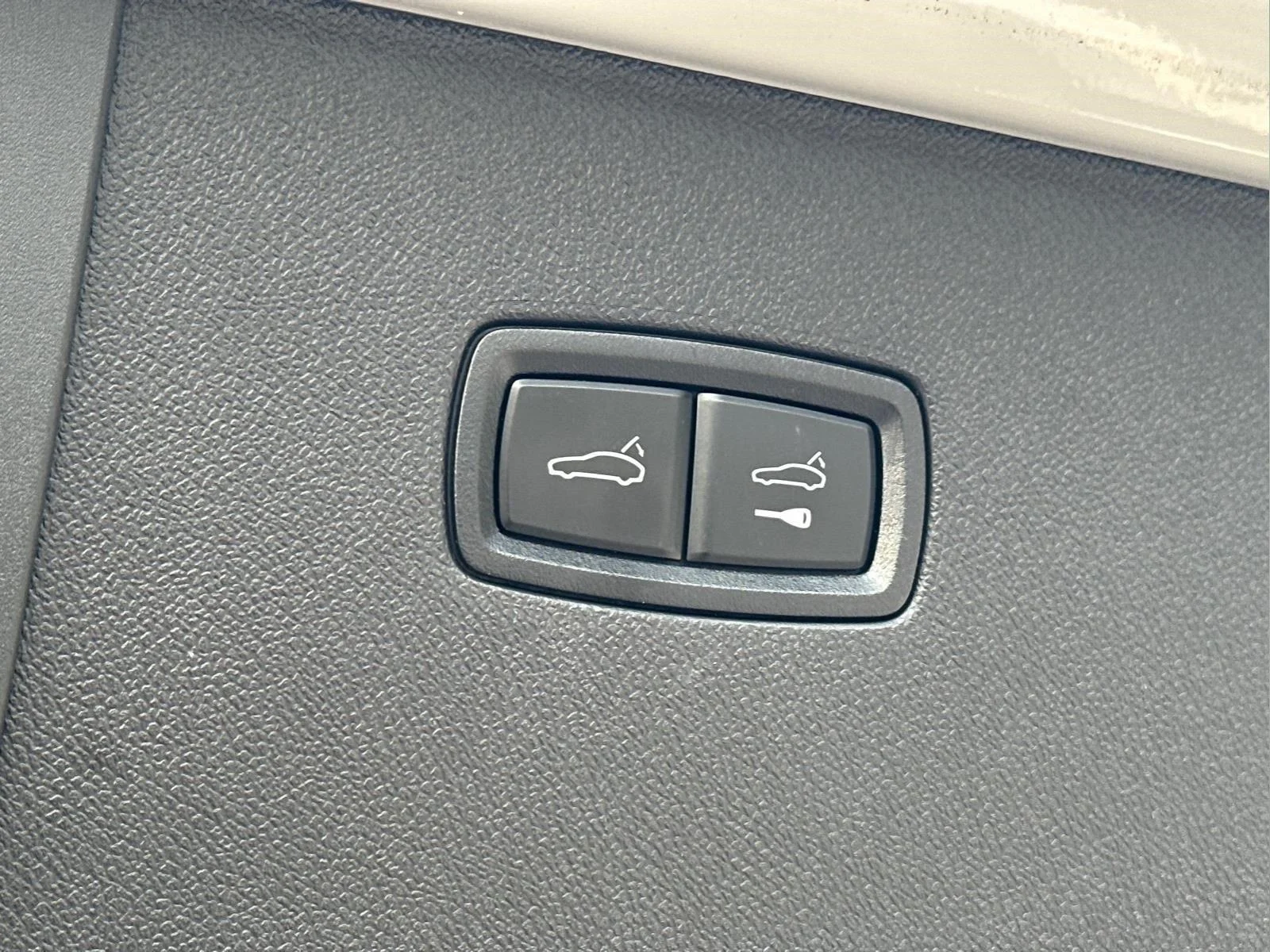 Used 2024 Chalk Porsche S image 6