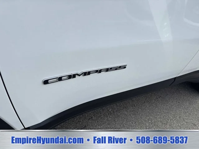 Used 2024 White Jeep Limited image 12