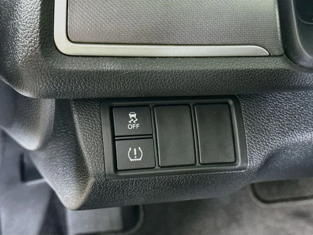 Used 2017 Lunar Silver Metallic Honda LX image 10
