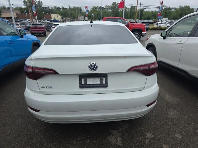 Used 2020 White Volkswagen 1.4T S image 8