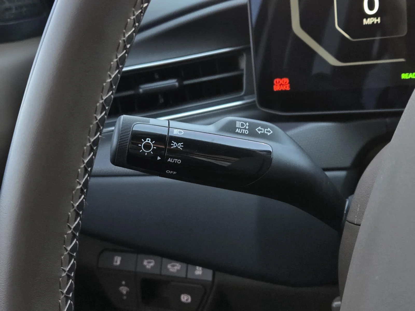 Used 2026 Glacial White Pearl/Ebony Black Roof Kia GT-Line image 24
