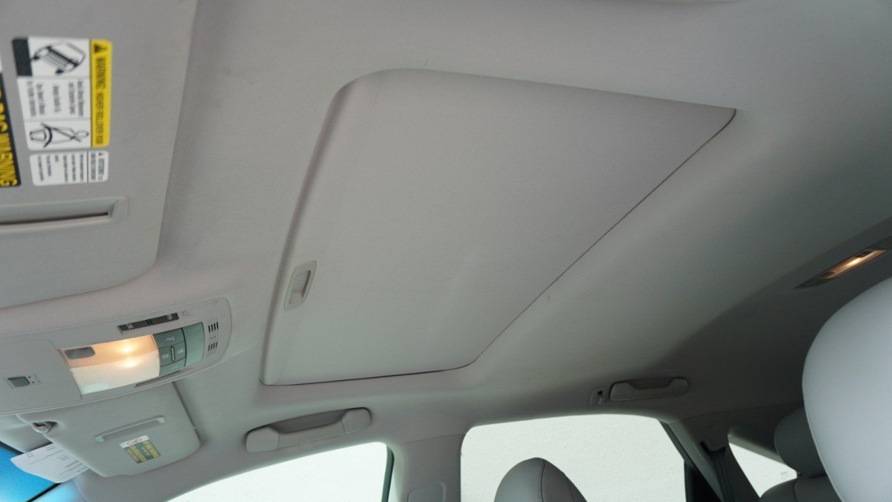 Used 2015 Blue Lexus  image 12
