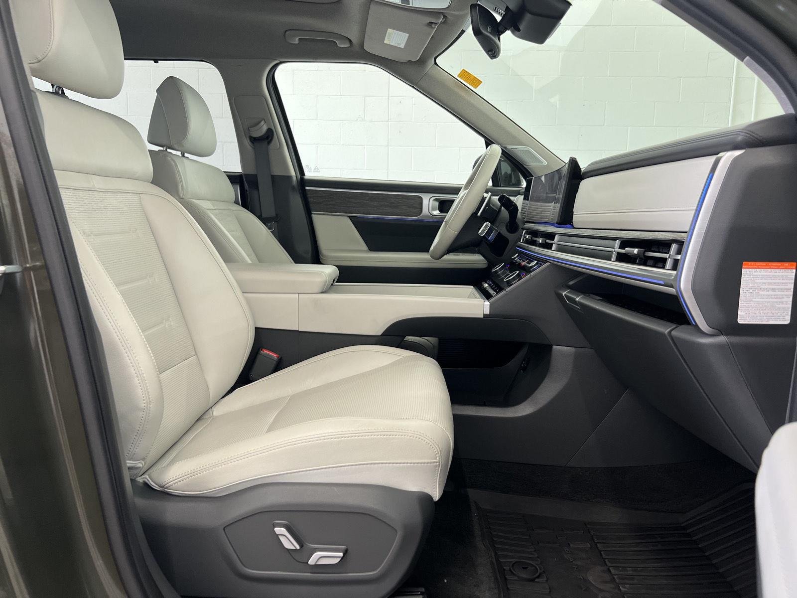 Used 2024 Rockwood Green Hyundai Limited image 29