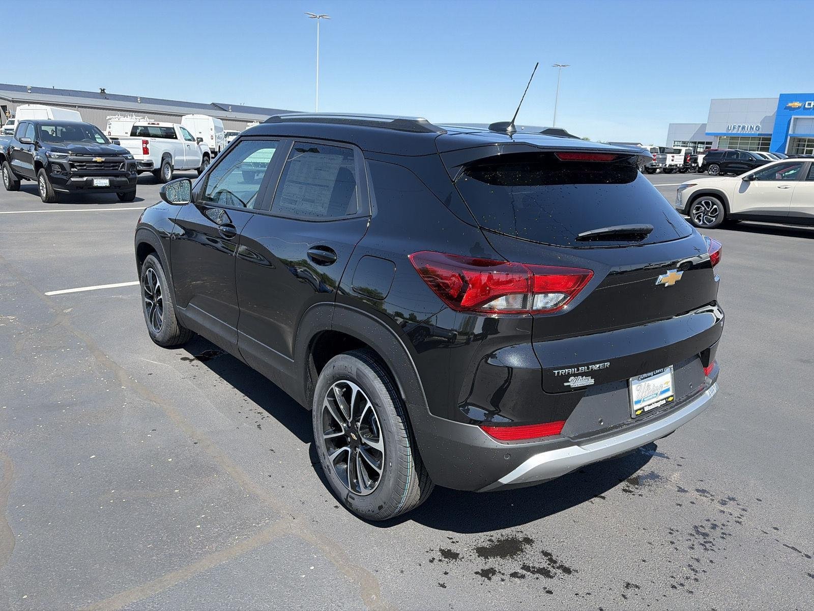 New 2026 Mosaic Black Metallic Chevrolet LT image 6