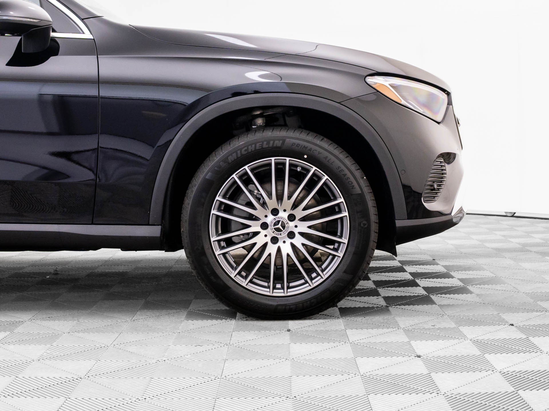 New 2026 Black Mercedes-Benz GLC 300 image 64