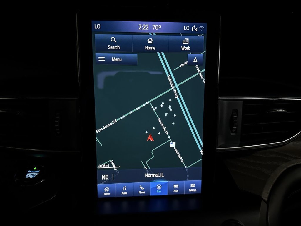 Used 2020 Black Metallic Ford Platinum image 31
