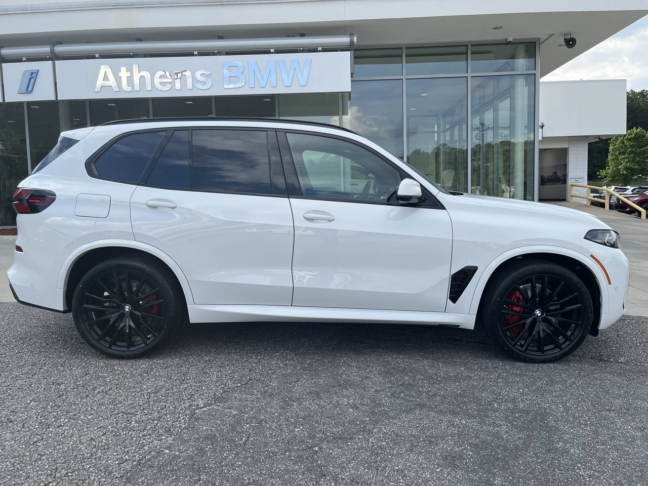 Used 2026 Alpine White BMW xDrive40i image 9