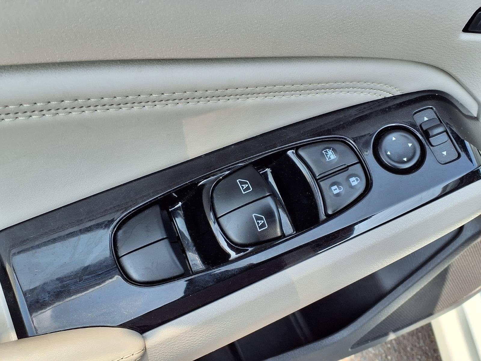 Used 2020 Pearl White Tricoat Nissan 2.0 Platinum image 8