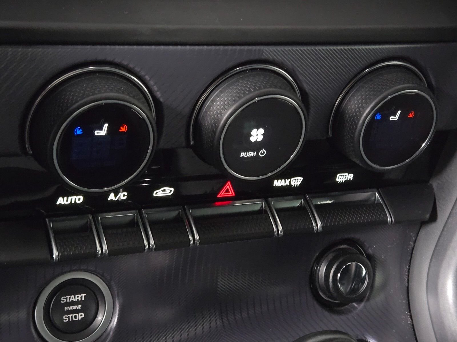 2023 Jaguar F-TYPE R-Dynamic - Photo 26