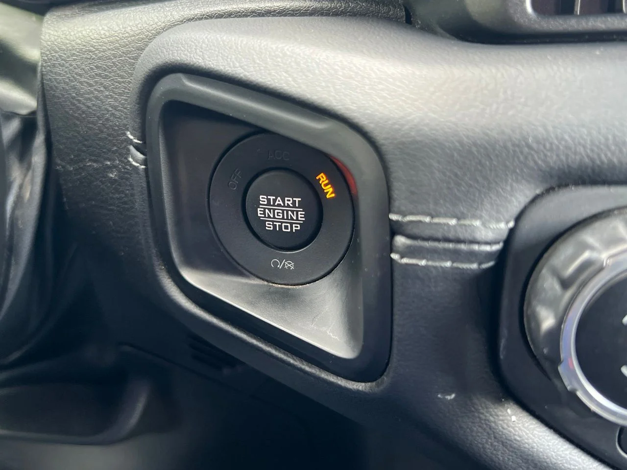 Used 2024 Silver Jeep Sahara 4xe image 35