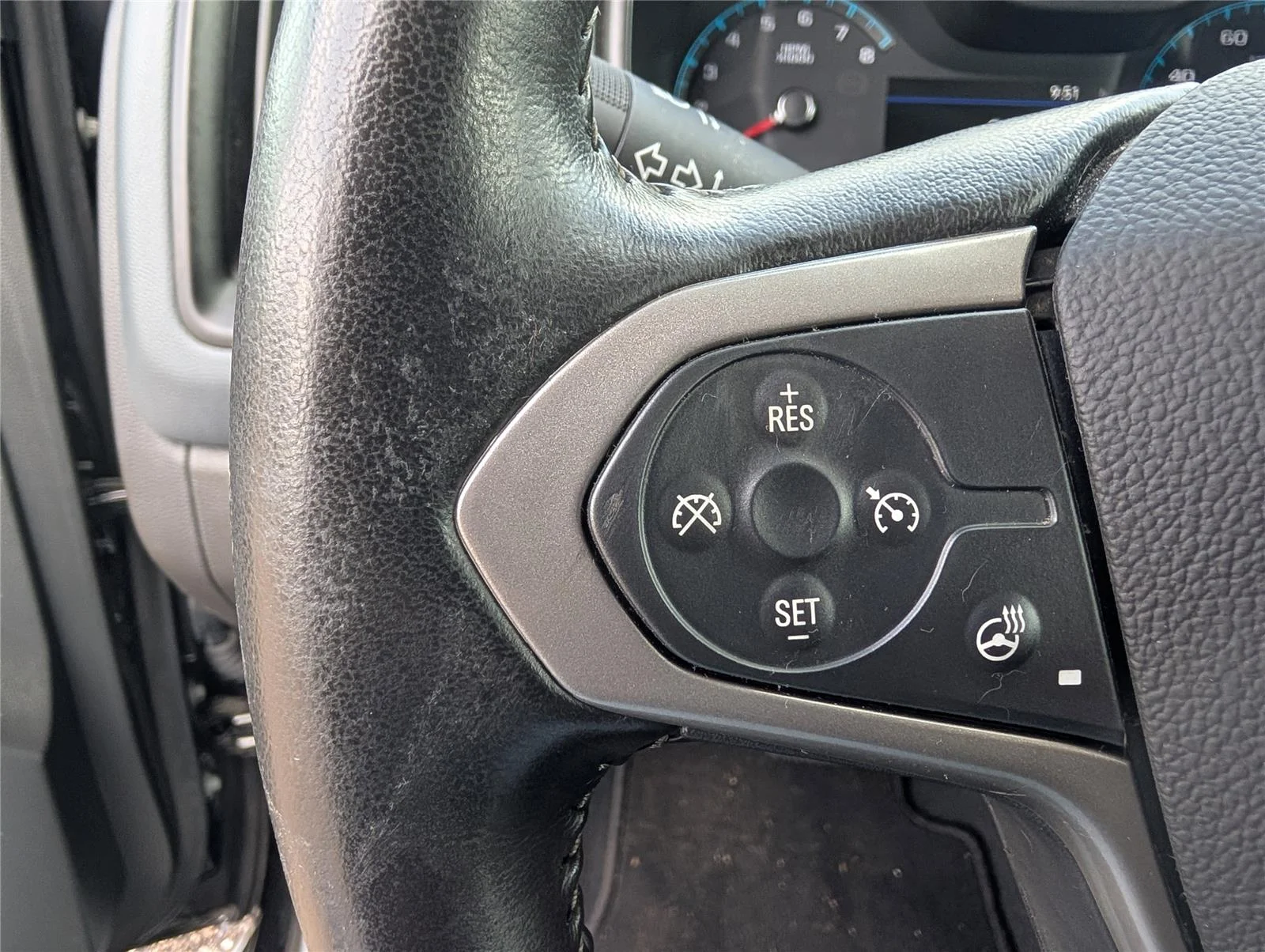 Used 2022 Black Chevrolet Z71 image 26