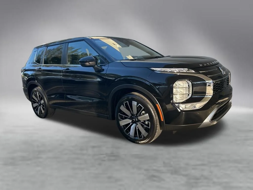 New 2026 Black Mitsubishi SE image 2