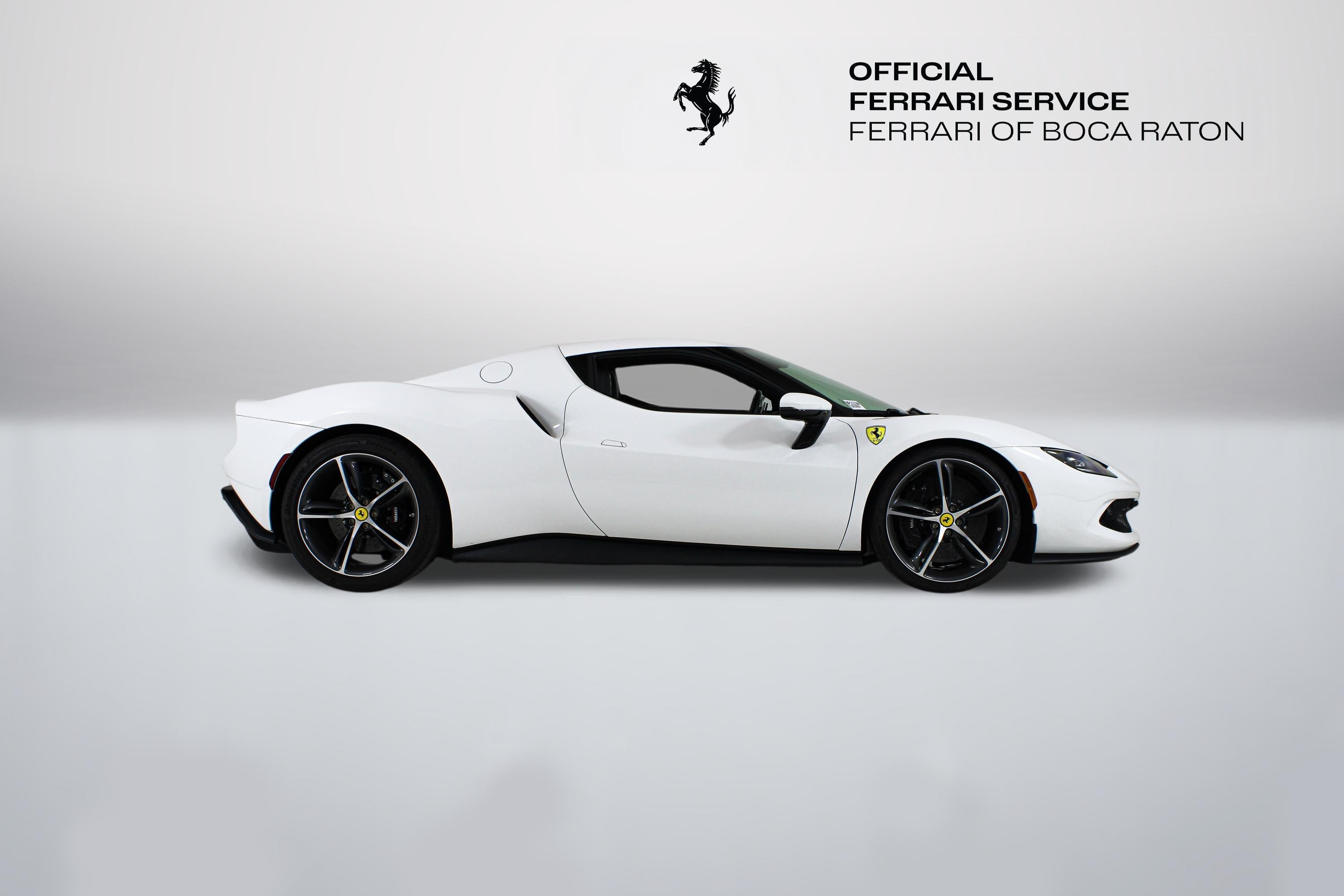 Used 2025 Bianco Cervino Ferrari  image 11