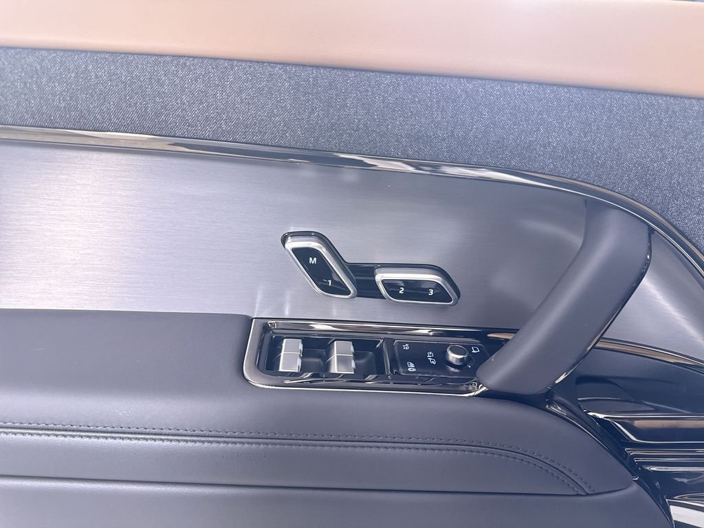 New 2026 OSTUNI PRL WHT Land Rover Dynamic SE image 12