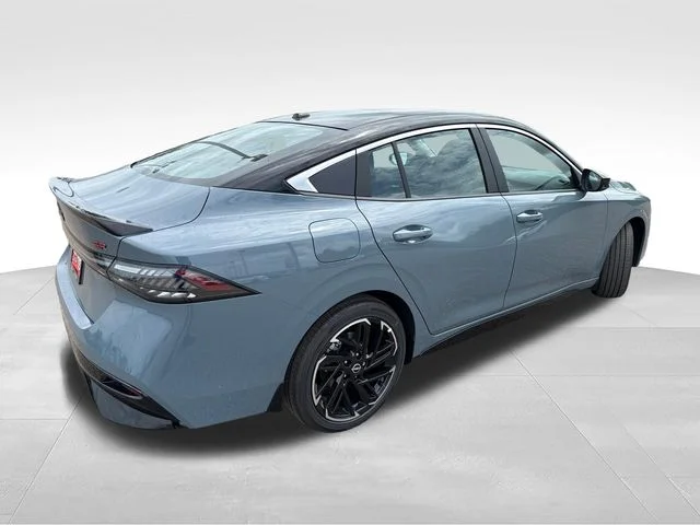 New 2026 Atlantic Gray Metallic / Super Black Two-tone Nissan SR image 7