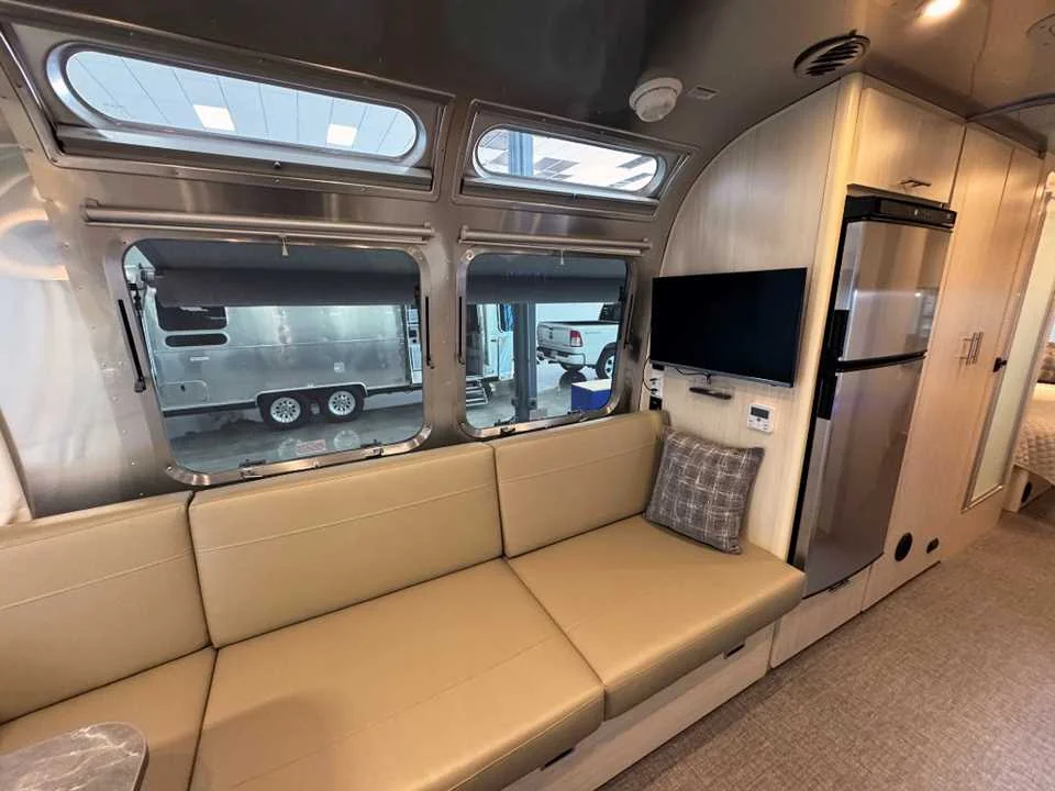 Used 2025 SILVER AIRSTREAM  image 16