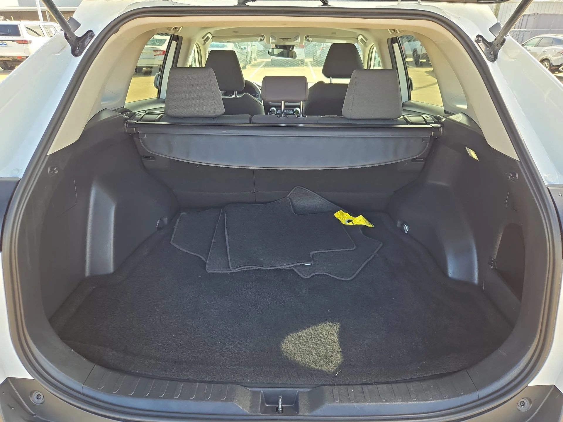 Used 2024 Wind Chill Pearl Toyota XLE image 28