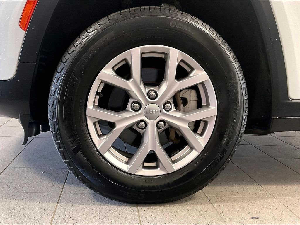 Used 2022 Bright White Clearcoat Jeep Limited image 7