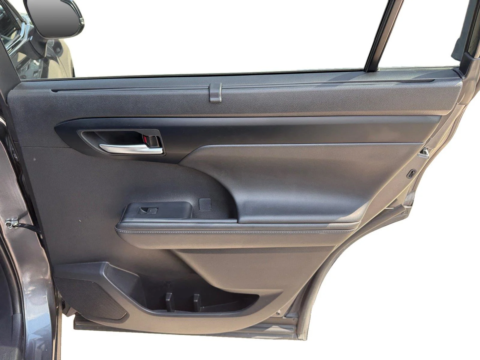 Used 2025  Toyota Platinum image 25