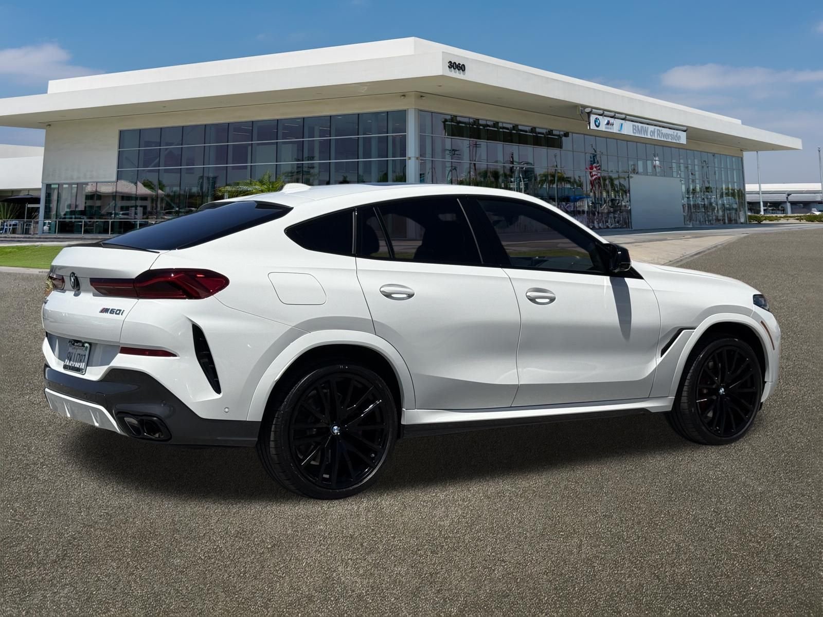 Used 2026 Alpine White BMW M60i image 11