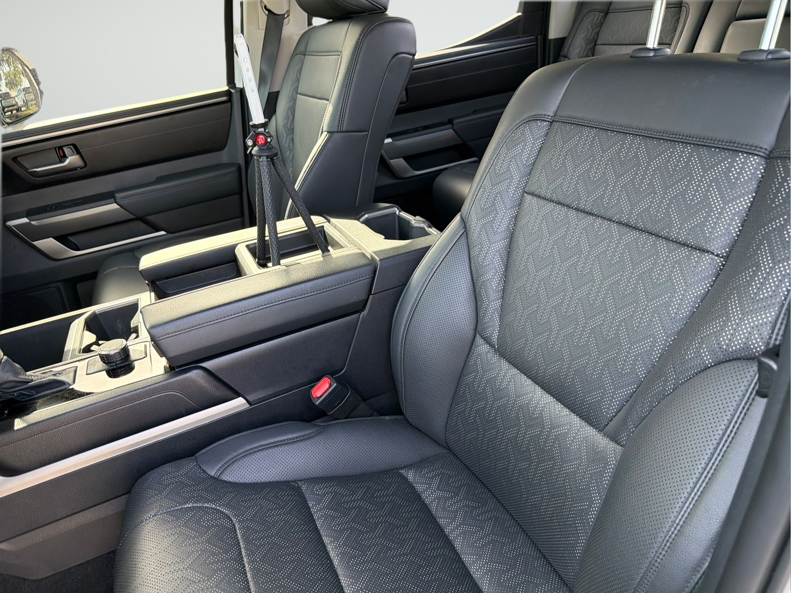 Used 2024 Ice Toyota SR5 image 33