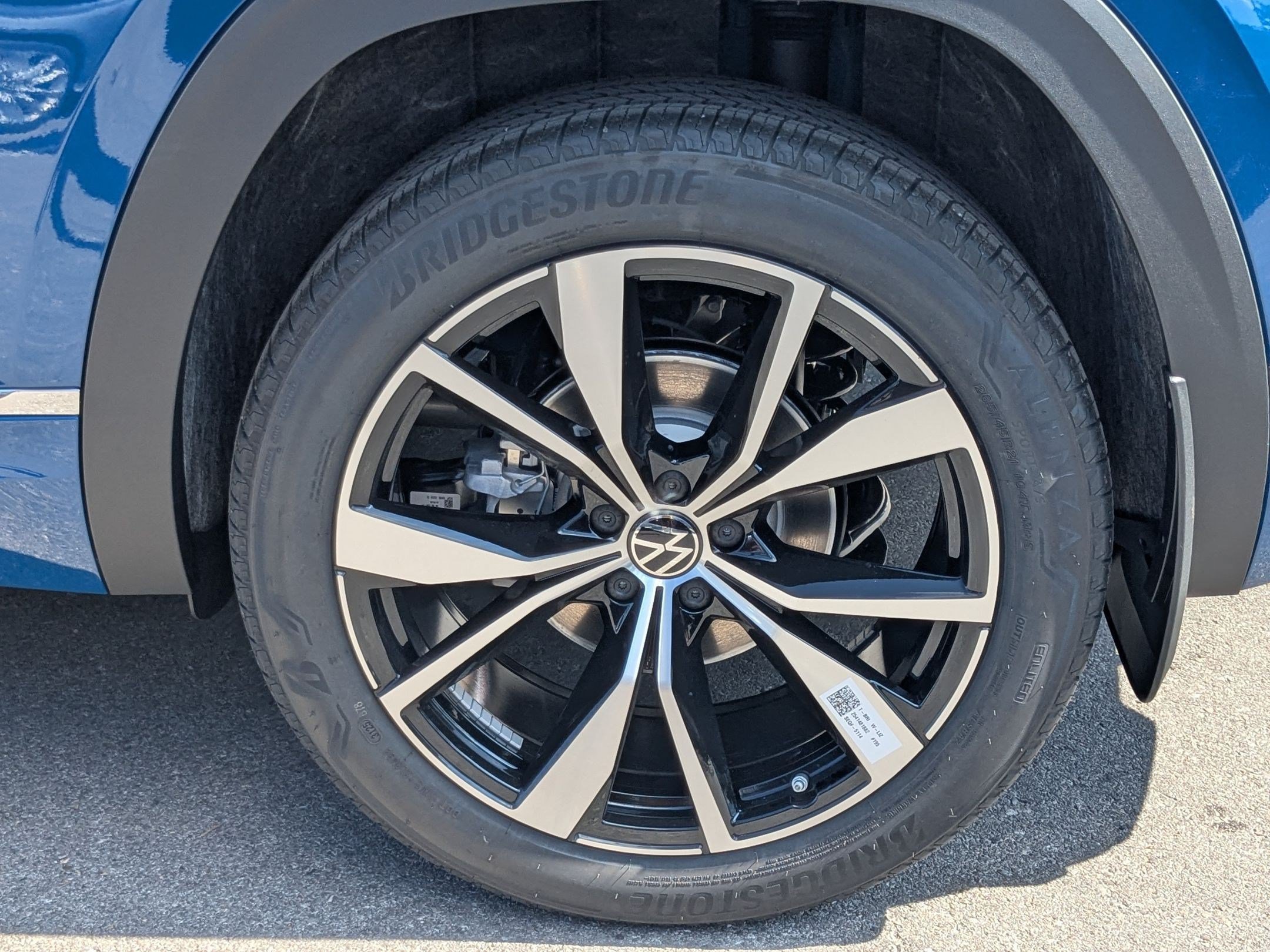 2026 Volkswagen Atlas Cross Sport SEL Premium R-LINE - Photo 19