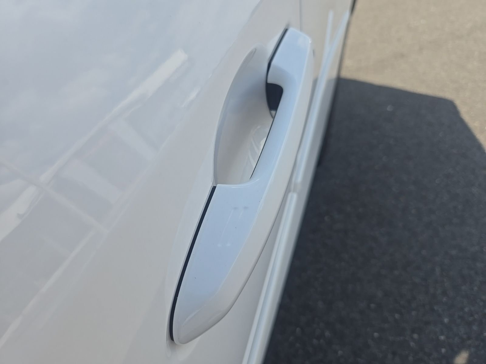 Used 2025 White Toyota XLE image 15