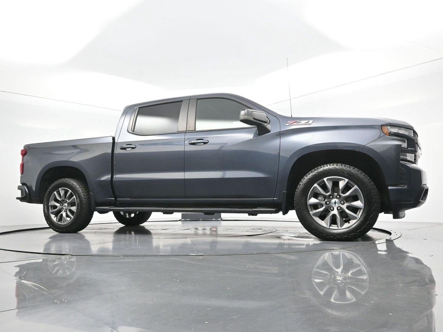 Used 2021 SHADOW GRAY METALLIC Chevrolet RST image 43