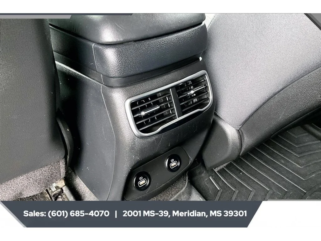 Used 2022 Shimmering Silver Hyundai SEL image 24