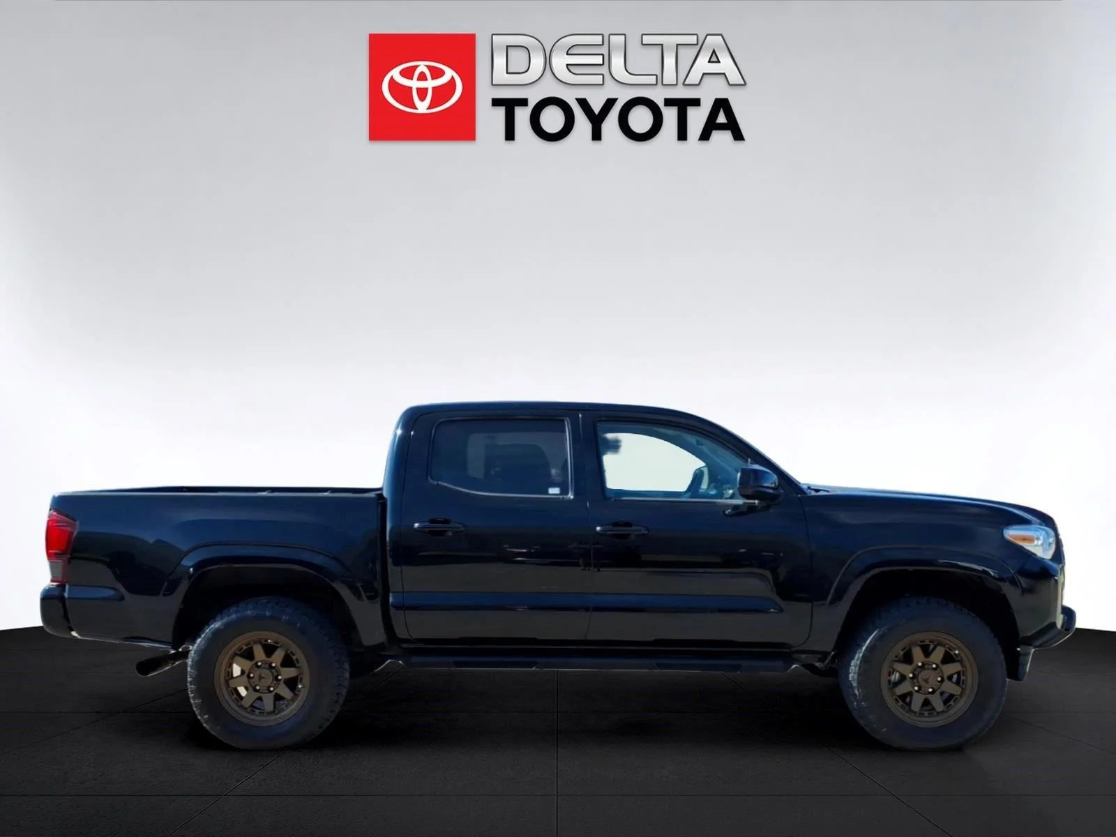Used 2023 Black Toyota SR V6 image 6