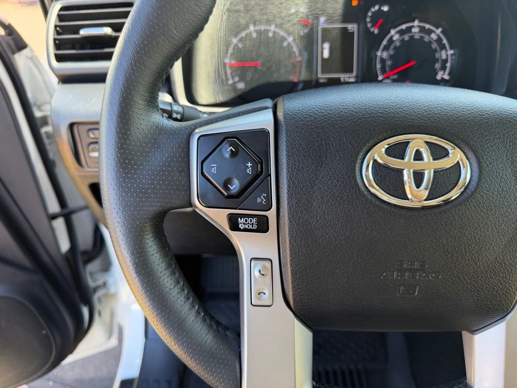 Used 2022 White Toyota SR5 image 17
