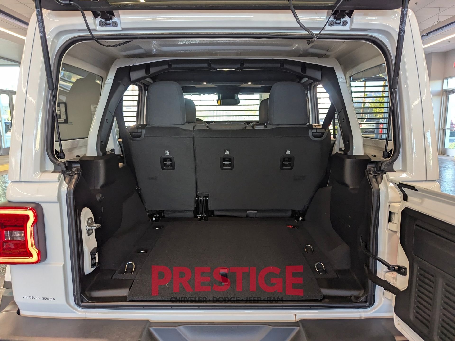 New 2026 Bright White Clearcoat Jeep Rubicon image 7