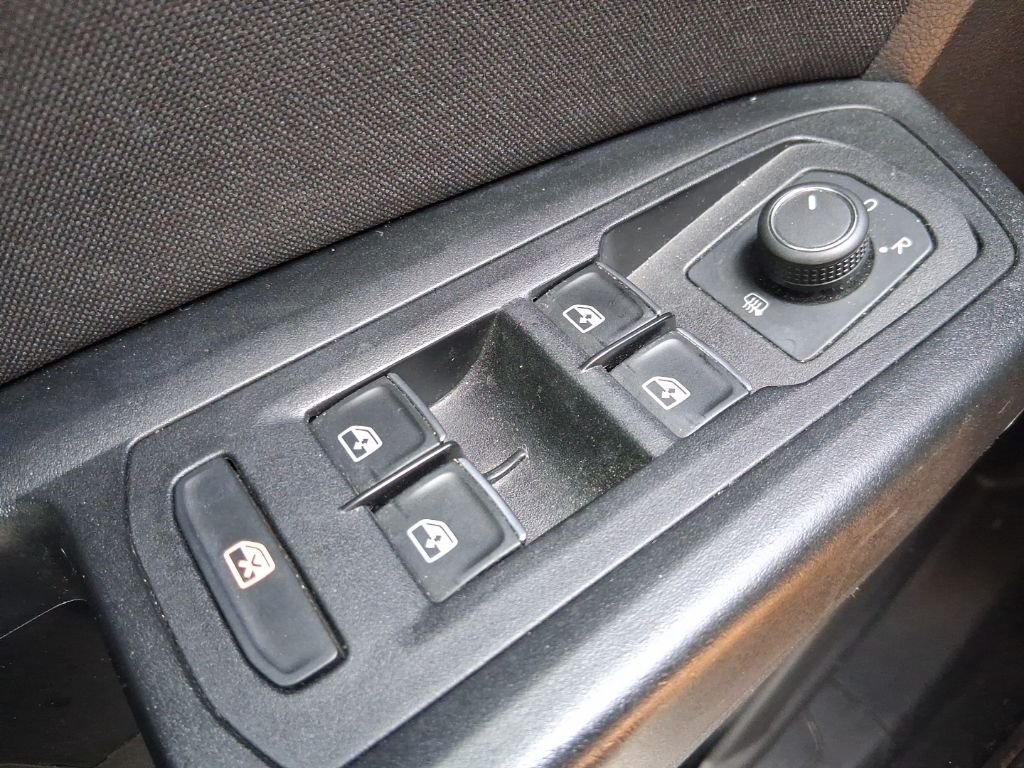 Used 2019 Silver Volkswagen 2.0T S image 30