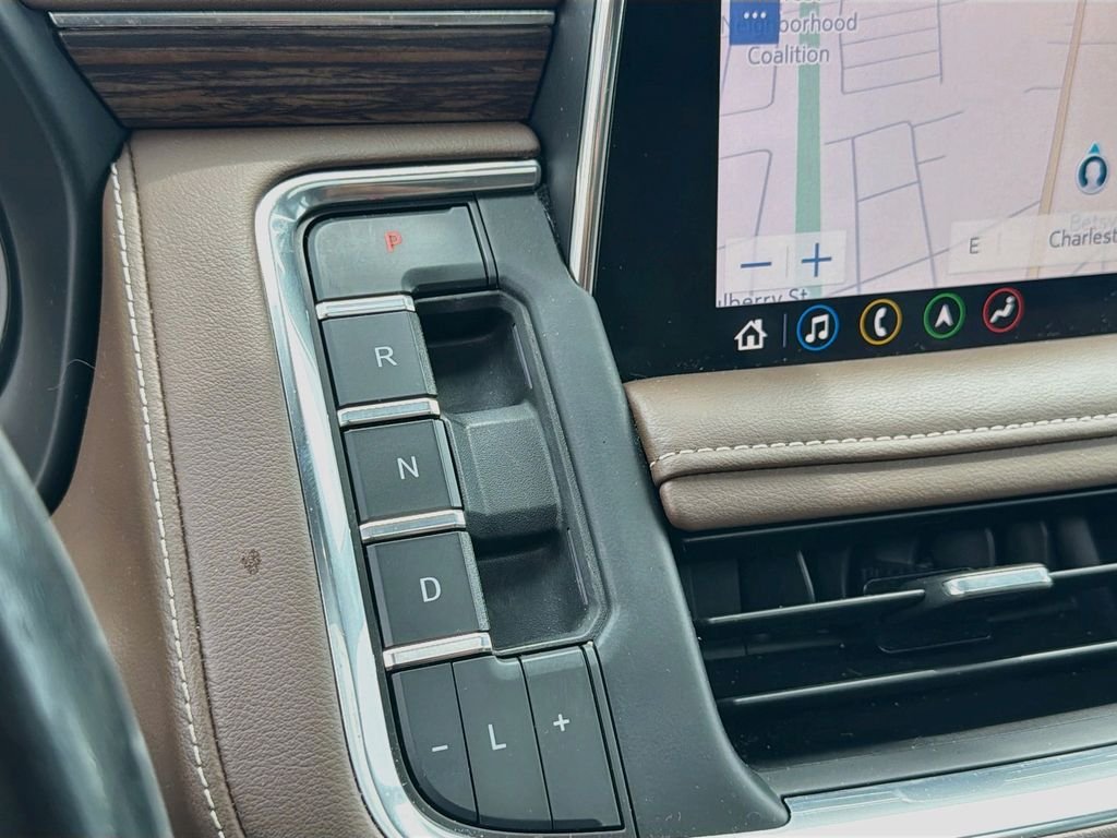 Used 2021 Beige Metallic Chevrolet High Country image 17