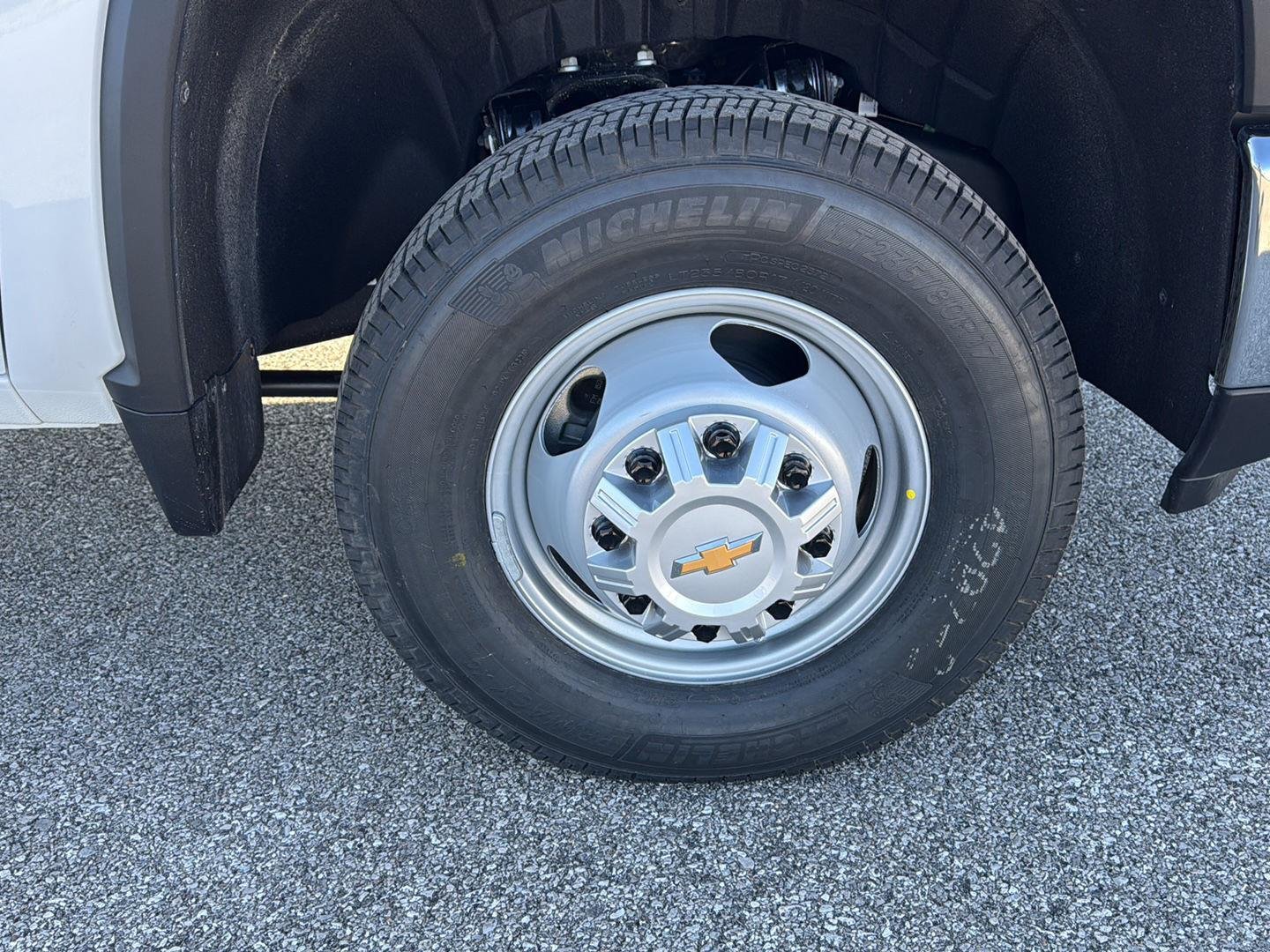 New 2026 Summit White Chevrolet Work Truck image 15