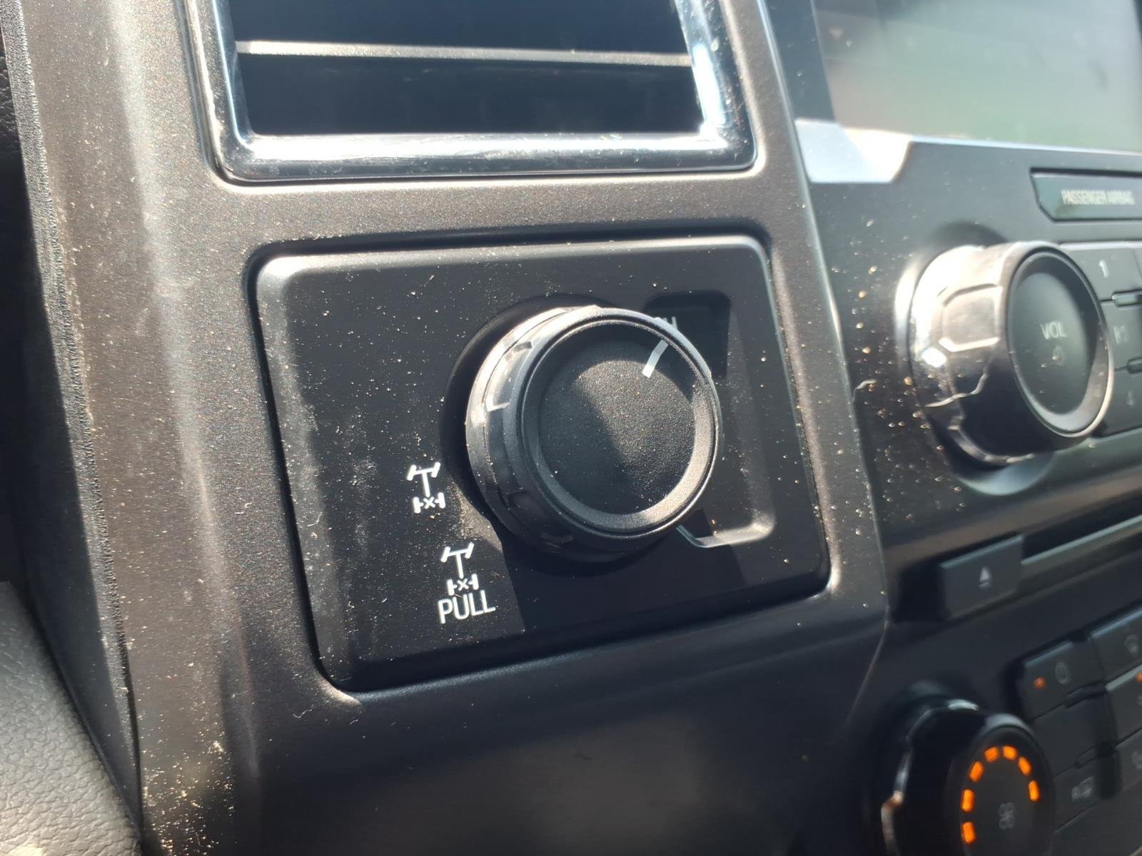 Used 2015 Magnetic Metallic Ford XLT image 7