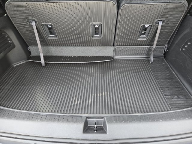 2027 Chevrolet Traverse LT - Photo 24